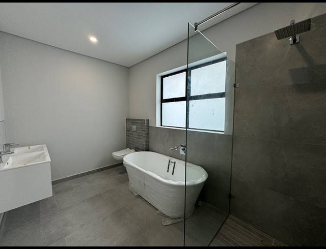 4 BEDROOM HOUSE FOR SALE IN SANDOWN